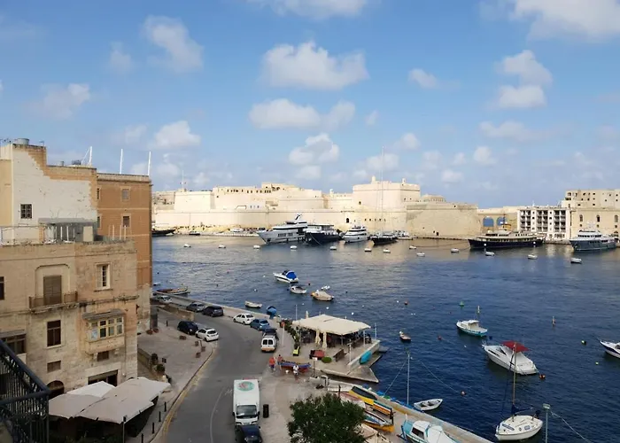 Entire Seaview Town House Isla