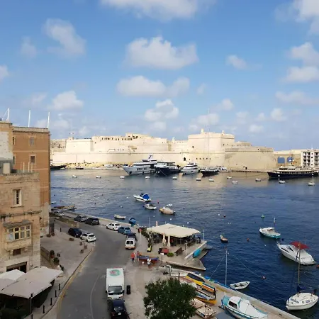 Entire Seaview Town House Senglea
